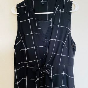 Sleeveless Torrid top size 00